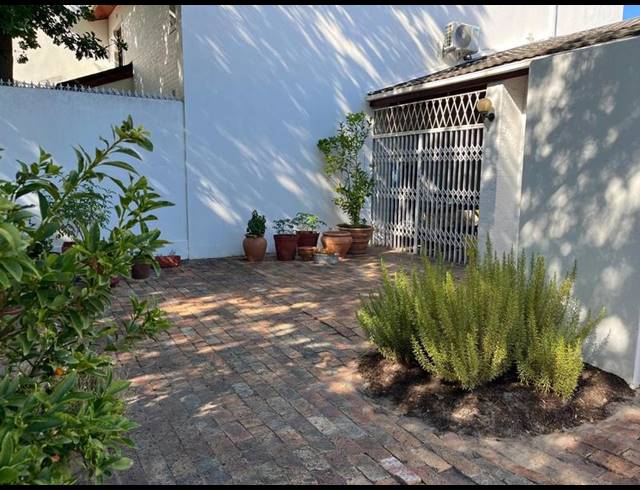 2 BEDROOM TOWNHOUSE FOR SALE IN DIE BOORD